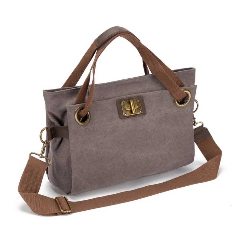 Pont des Arts - Zede- Gris-medium-face-2025-paum's 34 Pont des Arts - Zede- Gris-medium-face-2025-paum's 34